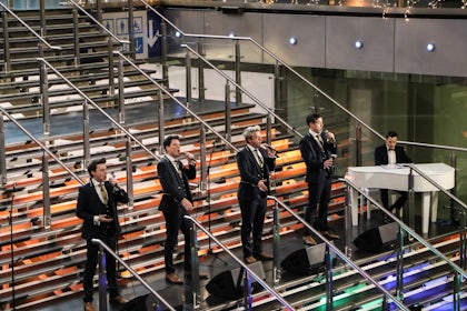 Atrium 6