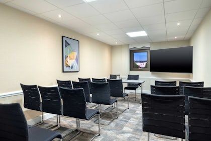 Paris Room 2