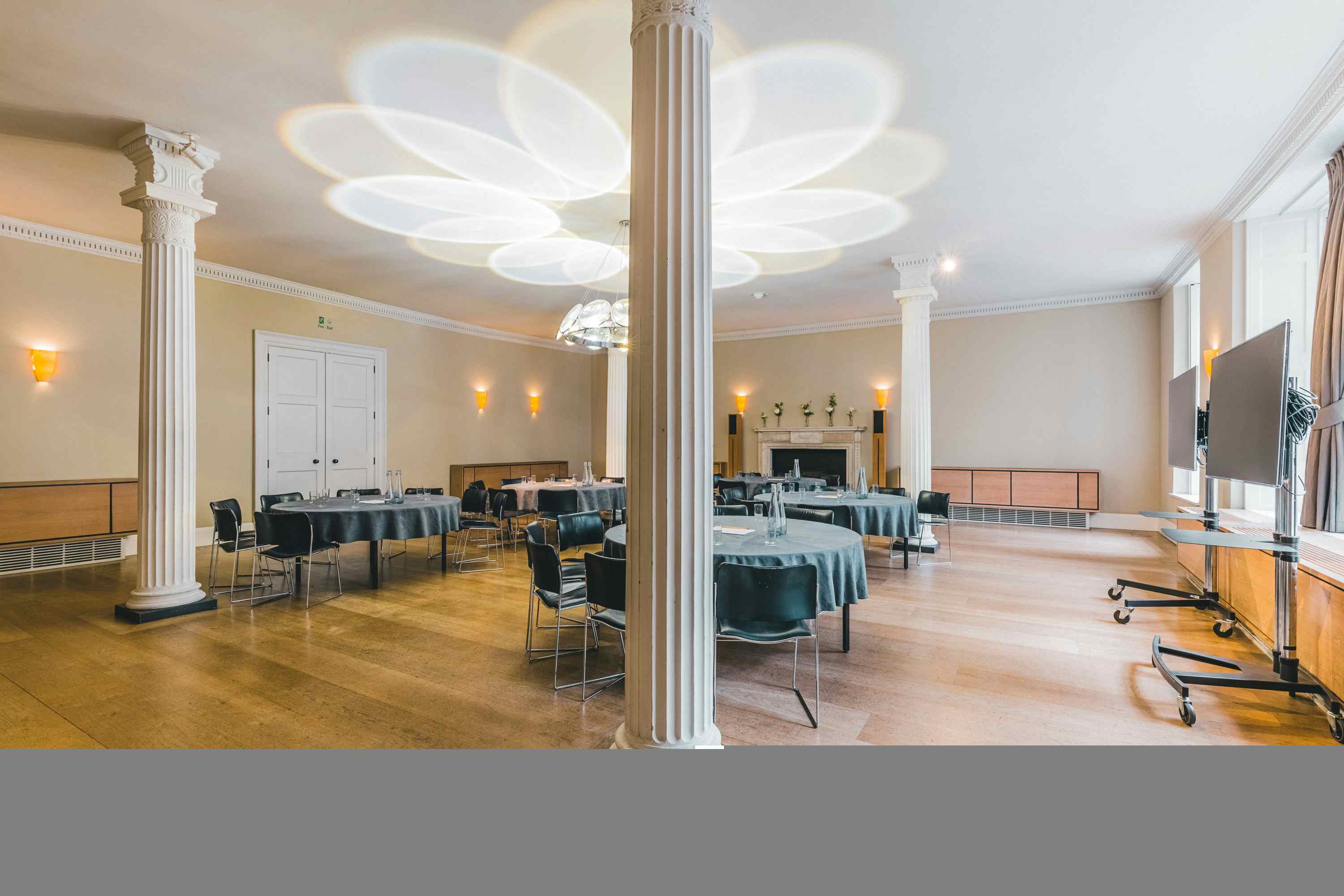 Benjamin Franklin Room 8