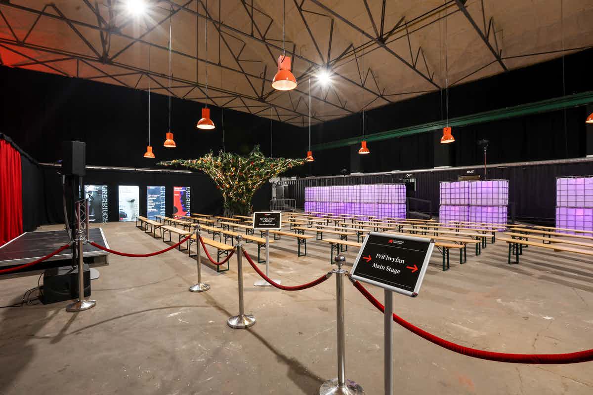 Treeside & Main Space 7