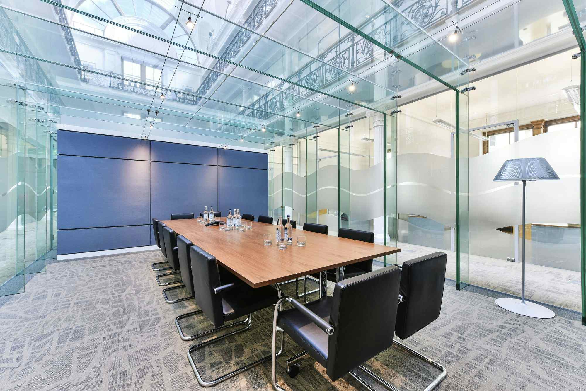 Reader Lack Room 3D tour