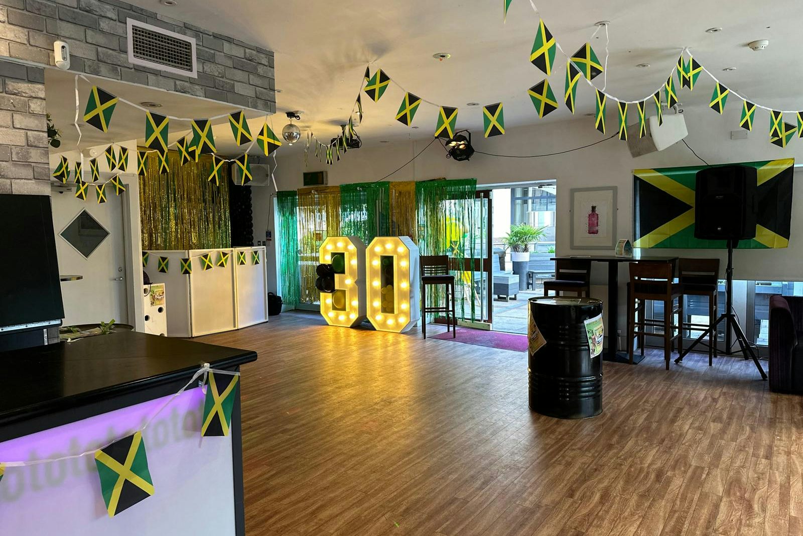 Private Lounge Bar 2