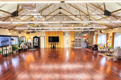 The New Victorian Loft 51