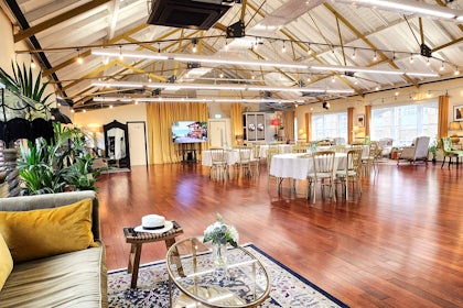 The New Victorian Loft 16