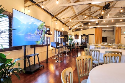The New Victorian Loft 33