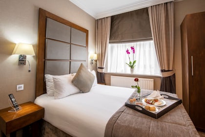 Titchfield Suite 9