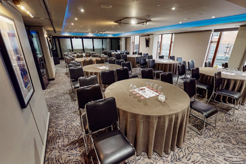 Crown Suite 3D tour