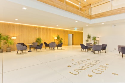 The Oak Suite 2
