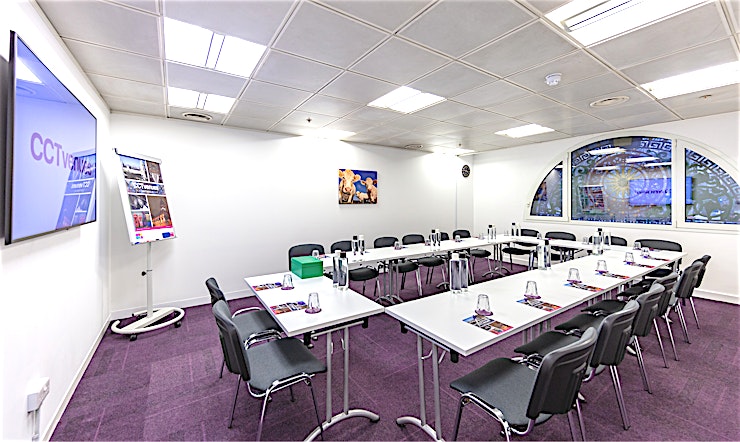 Meeting Room 3 Situated above the historic, Grade II listed Smithfield Market, less than 5 minutes’ walk from Farringdon and Barbican stations.
There are 13 flexible rooms accommodating between 6 to 190 delegate