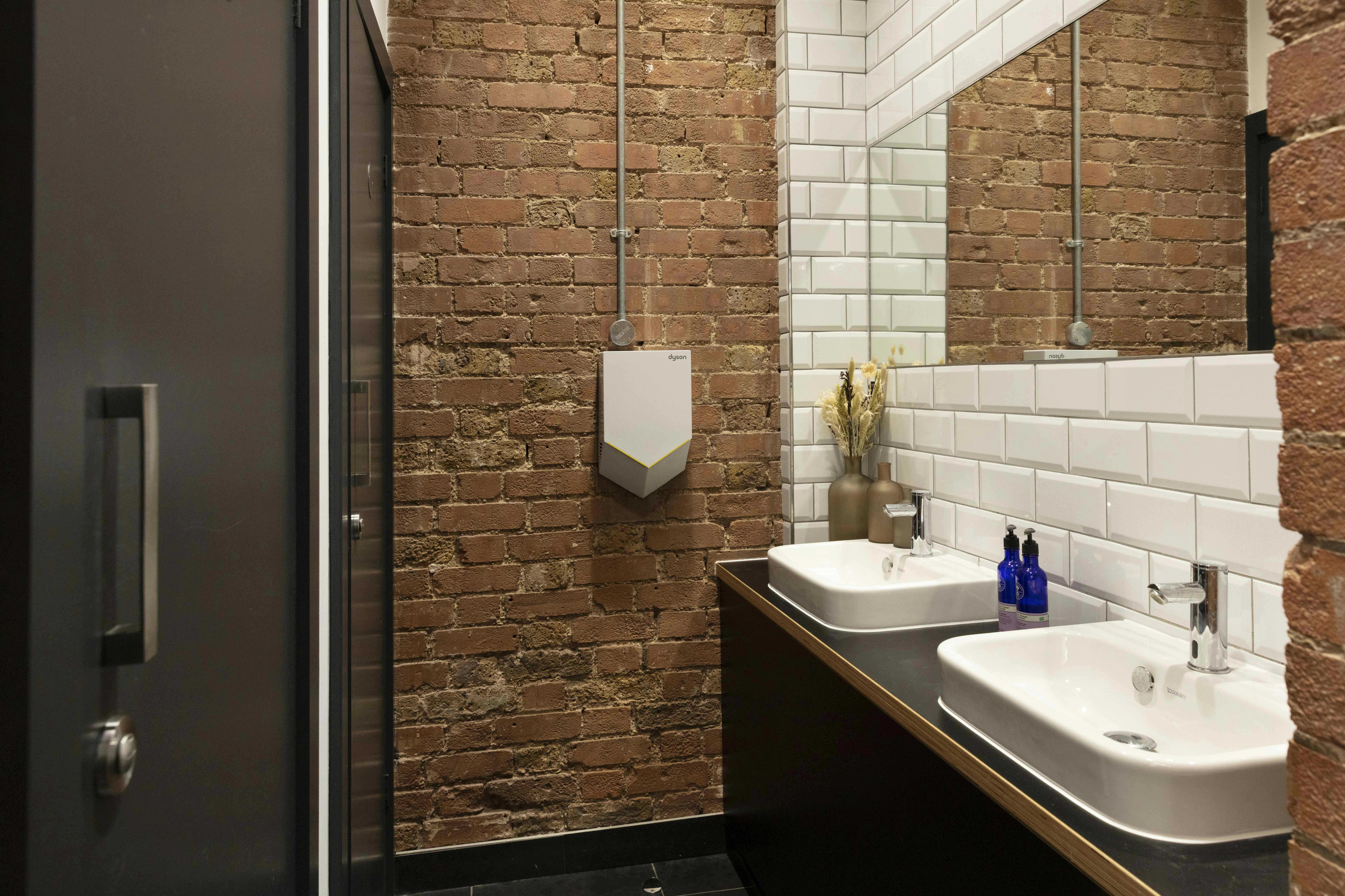 Ona. Studio - Central London Photo / Video Studio 15