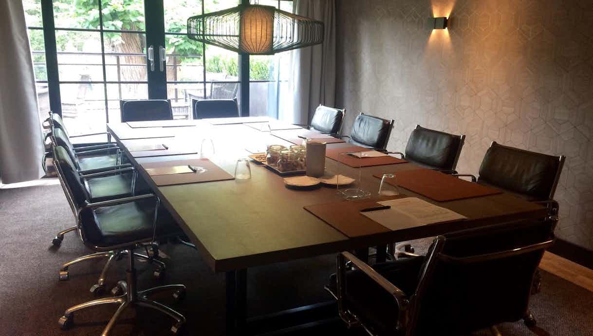 Boardroom 8 2