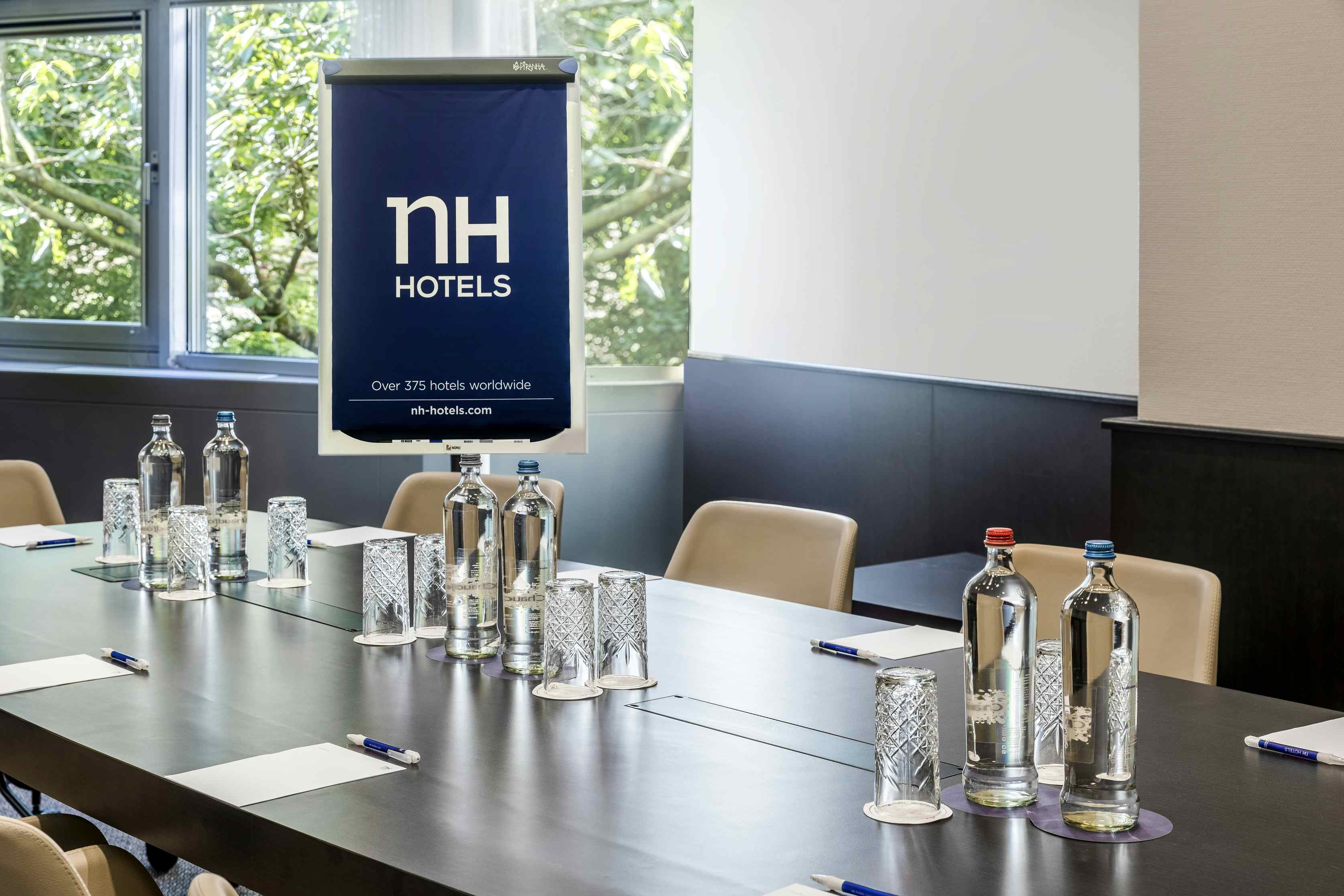 Meeting Rooms of 100m2 (40x available)