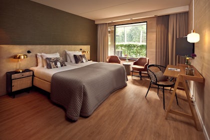 Room 9 2