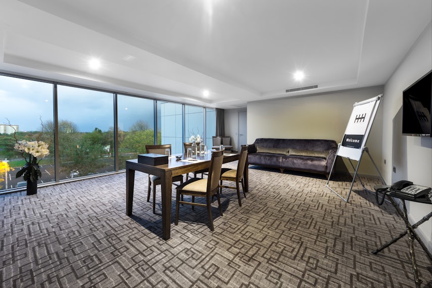Isleworth Suite 0