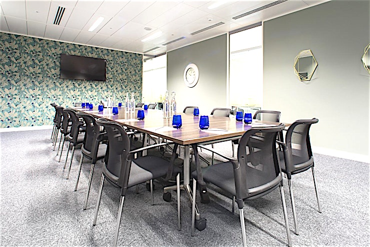 Charlton **This large 20 person meeting room can accommodate different layouts making it the person spot for your next meeting.**
If you need to base your business in stylish accommodation in a central locati