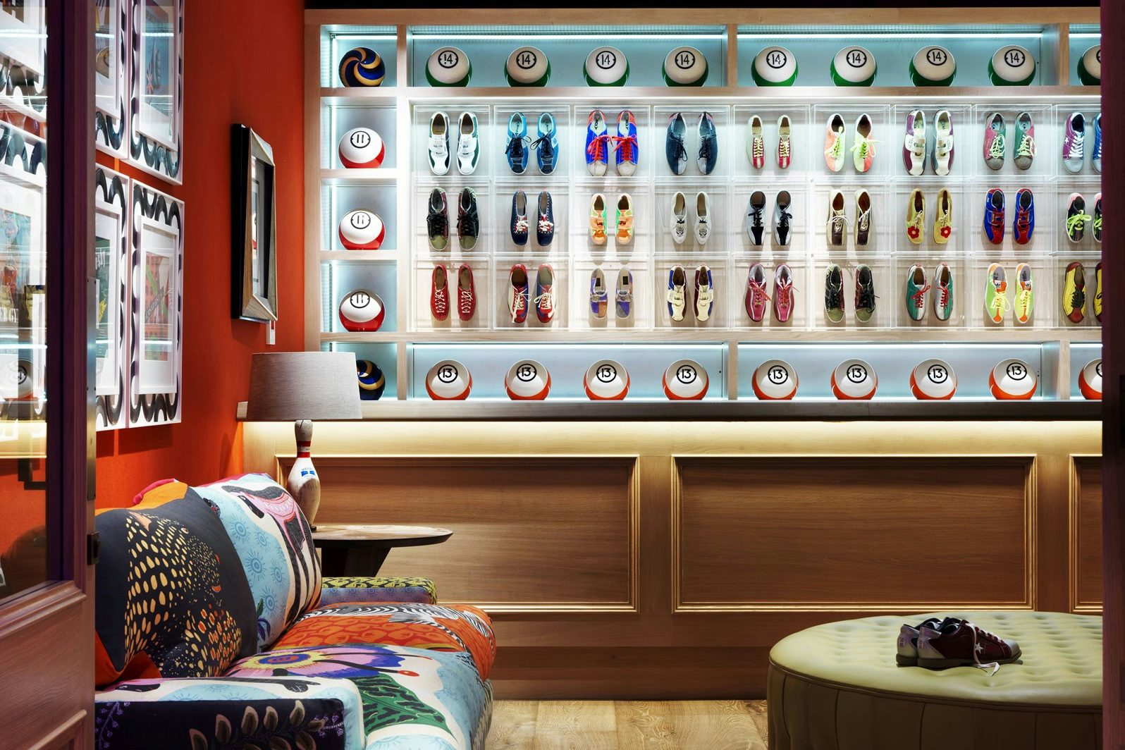 The Croc Bowling Alley 3D tour