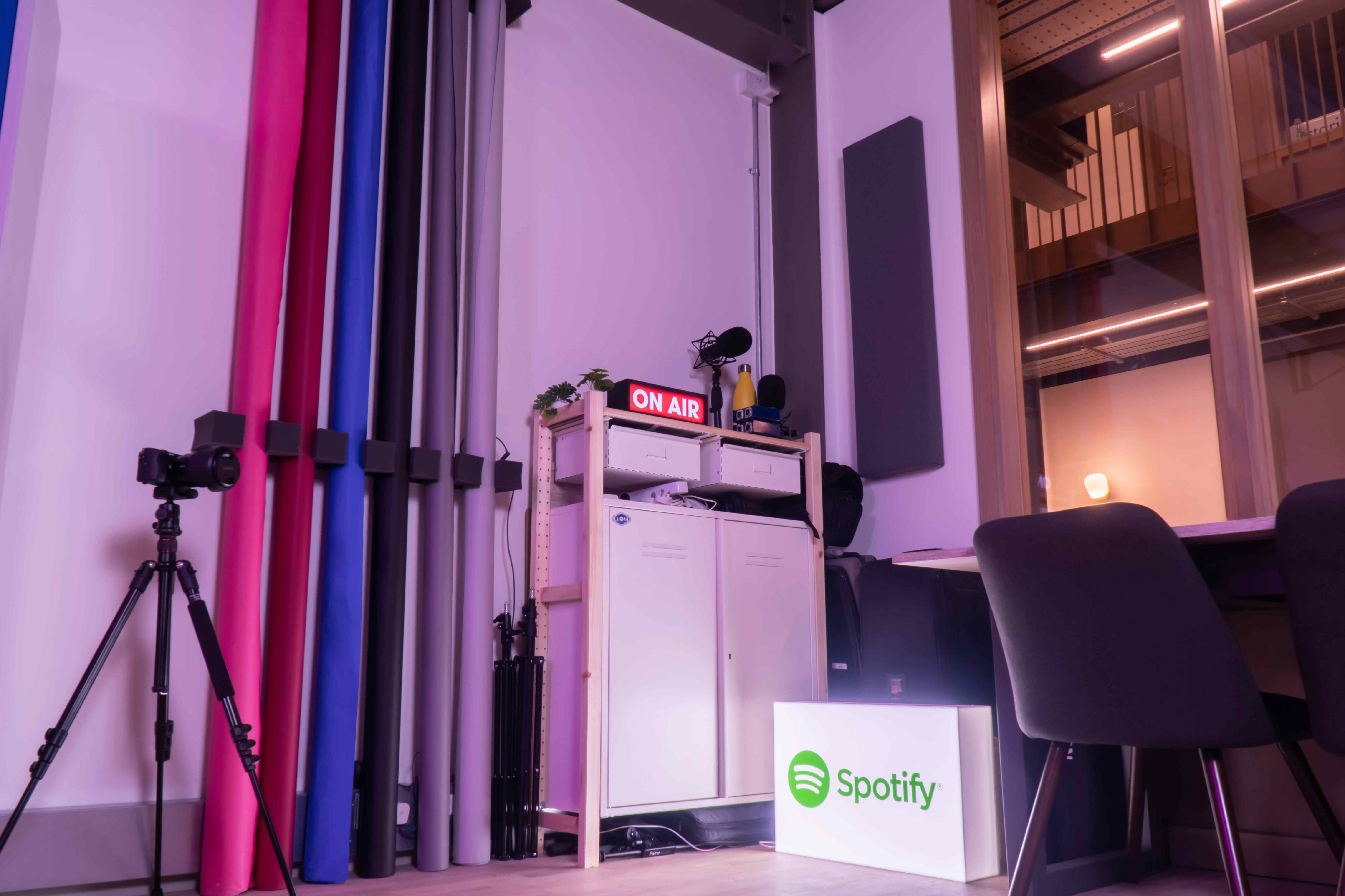 Podcast Studio Hoxton 4