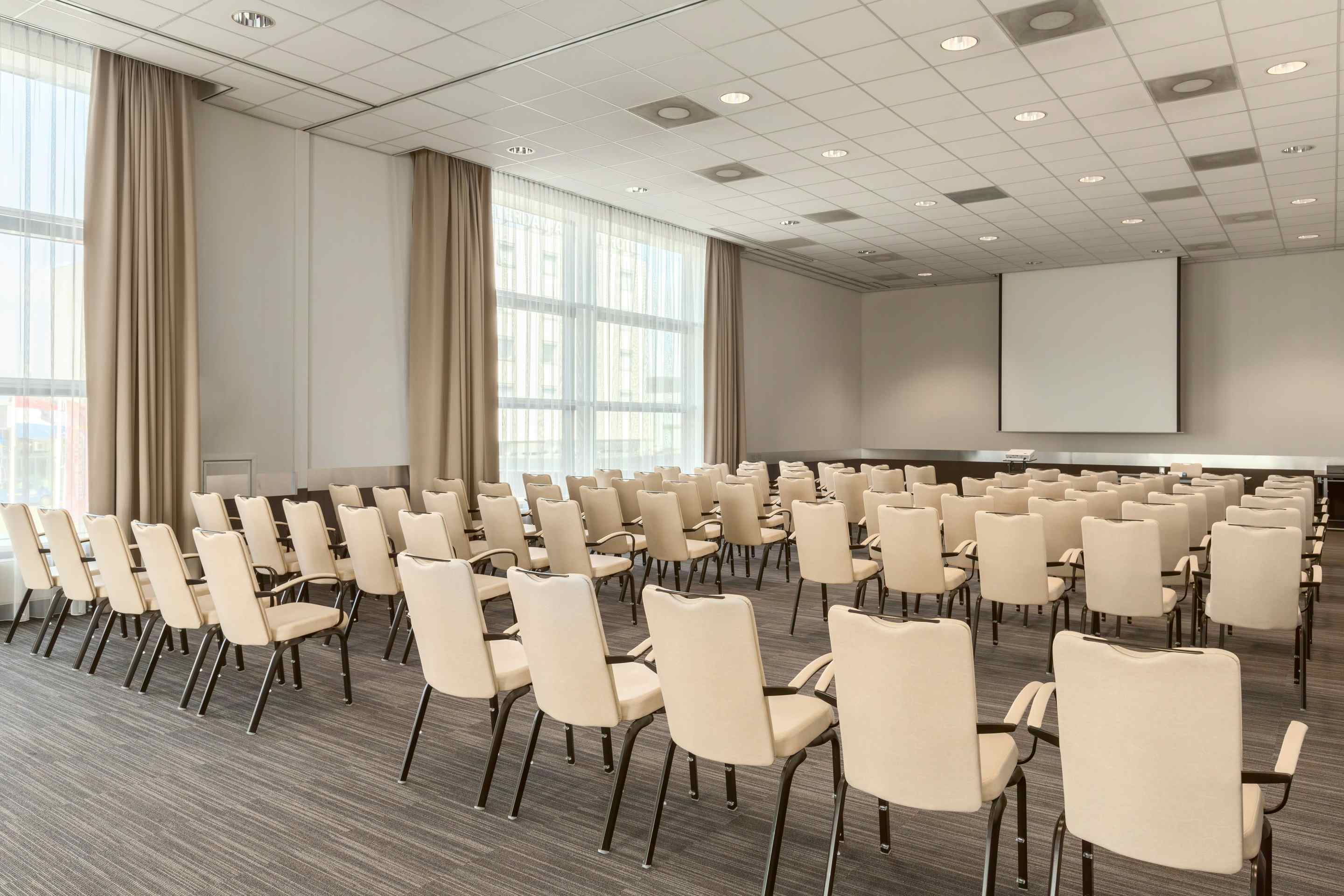 Meeting Rooms 15+16+17 or 18+19+20, NH Amsterdam Schiphol Airport