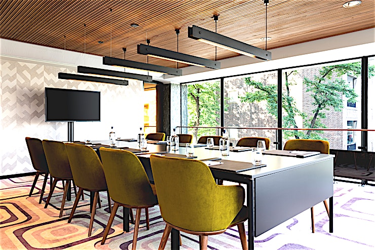 Pressroom 2 The Slaak Rotterdam offers a social scene whether it is for work or play. Bring your Guests together and have meaningful meetings in one of our Pressrooms! The two press rooms of 30m2 allow flexible s