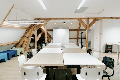 Good Lives Meeting Space 7