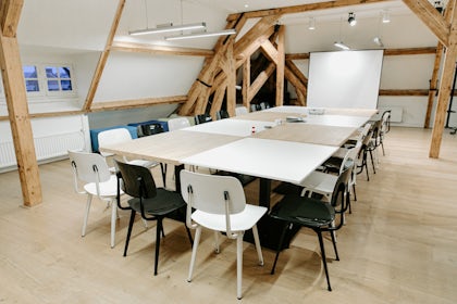 Good Lives Meeting Space 8