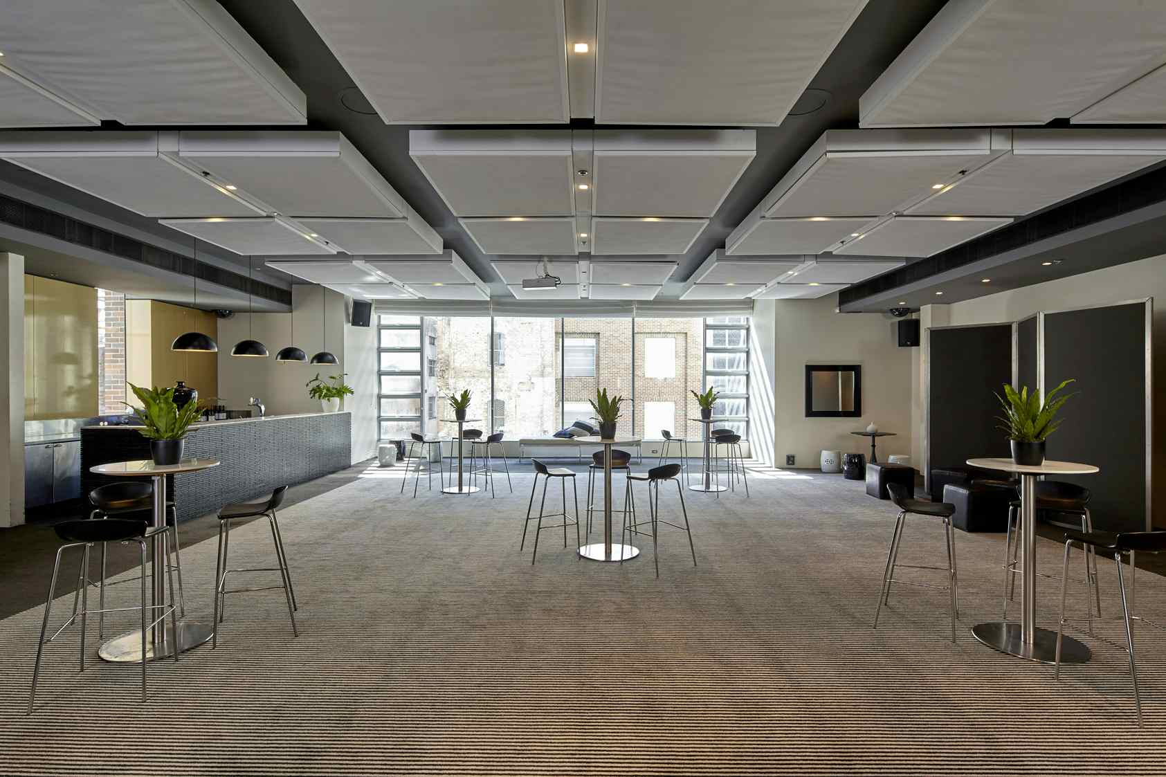 Establishment Rooms II & III 7