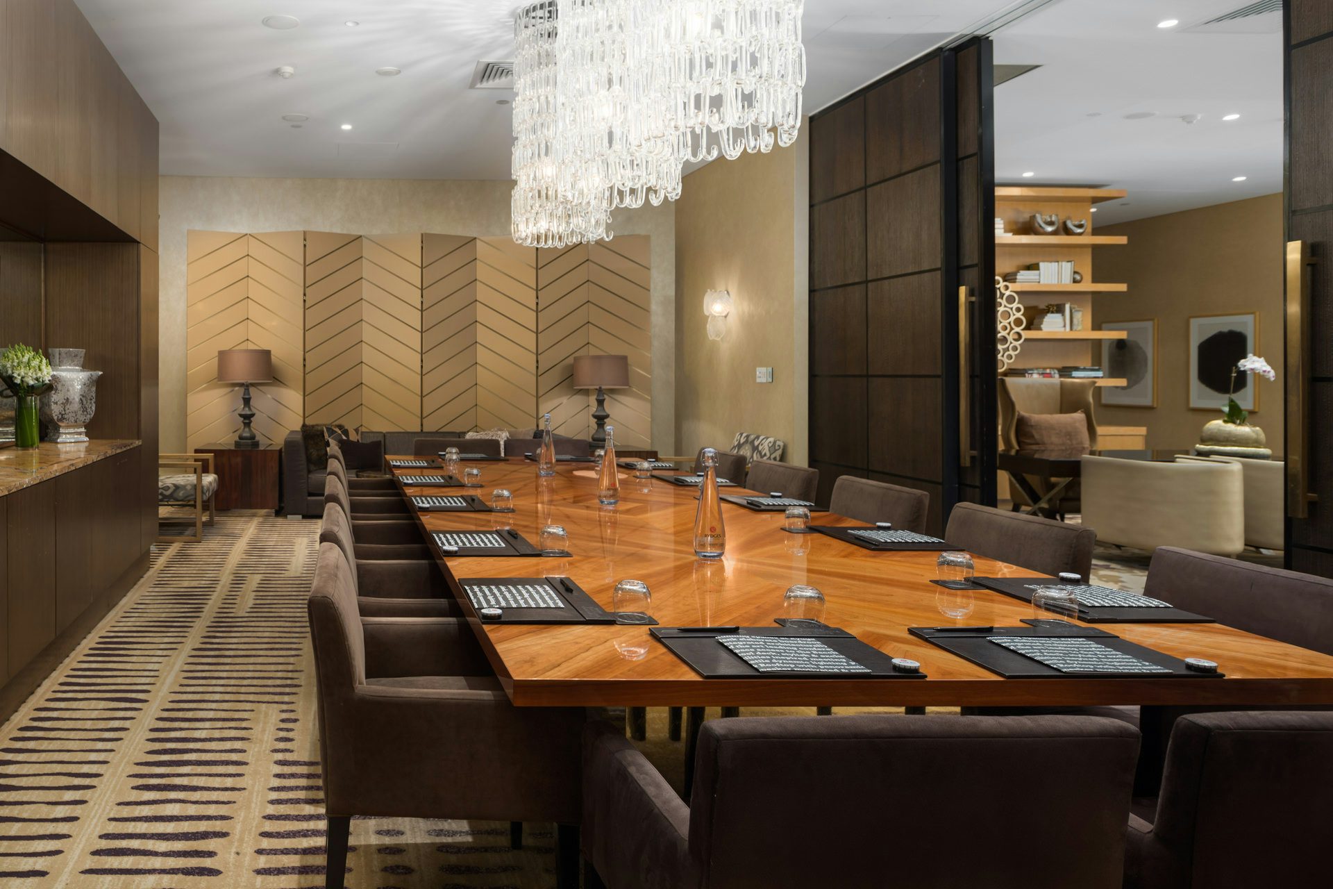 Podium Room 5 1