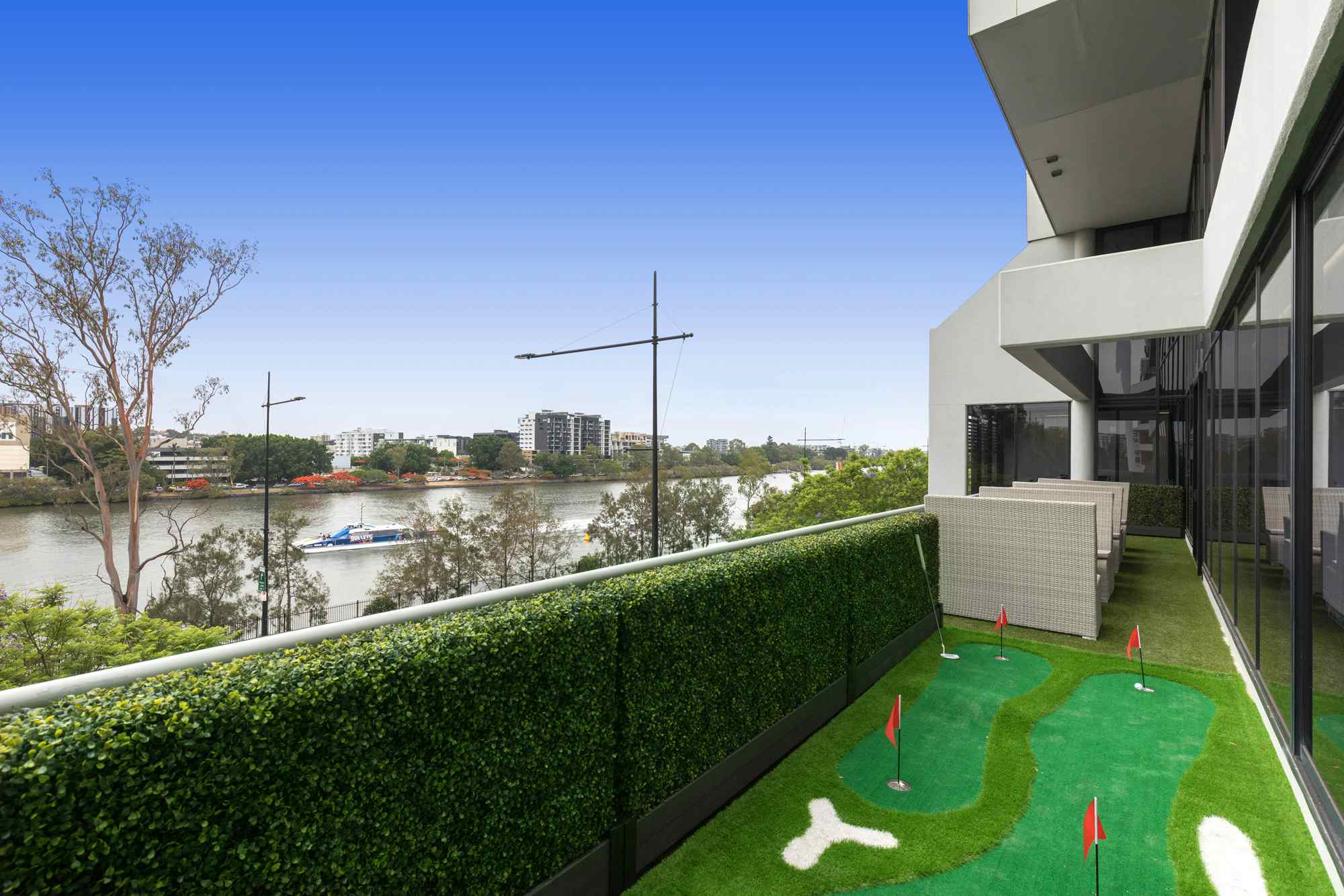 Corporate House - Milton