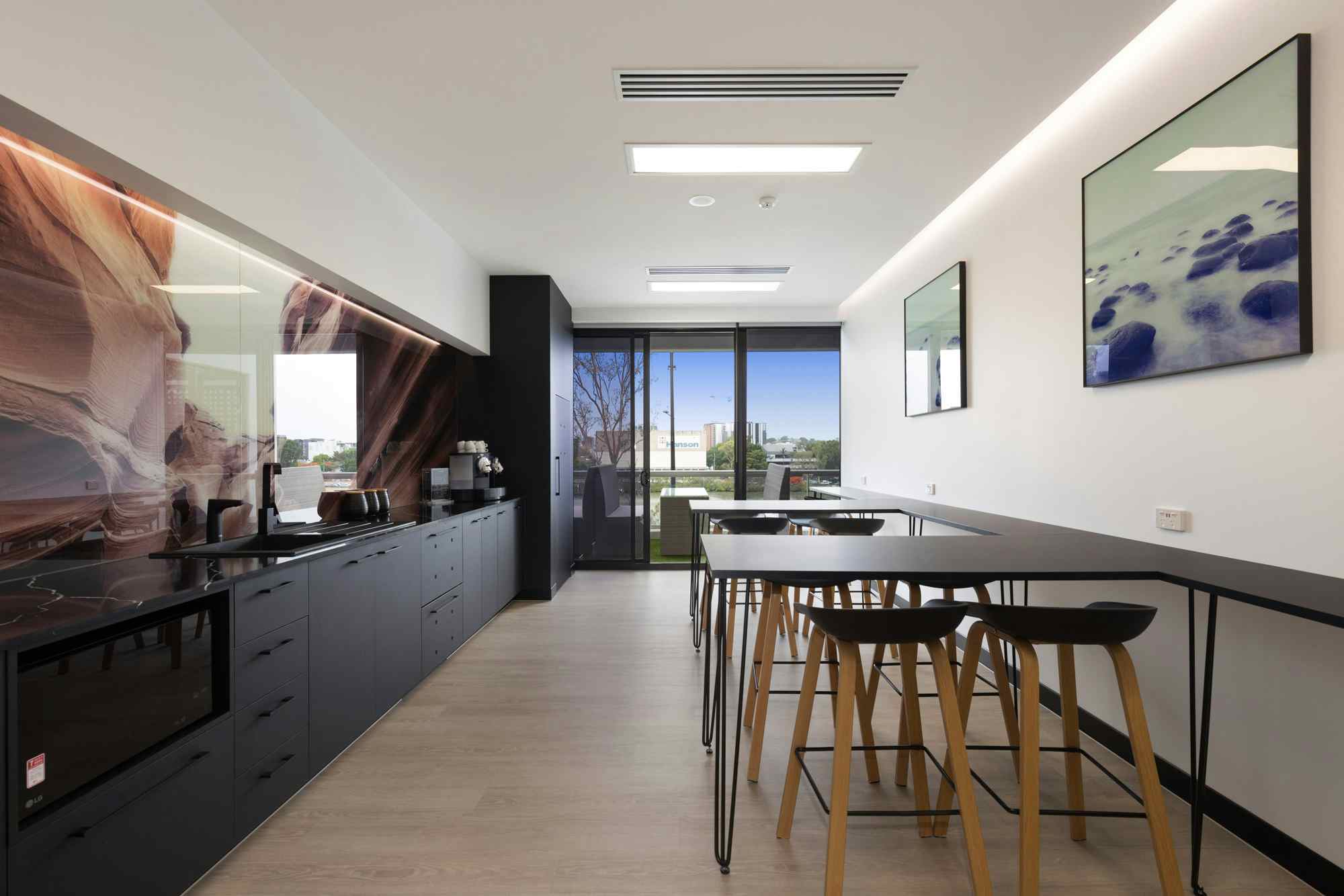 Corporate House - Milton