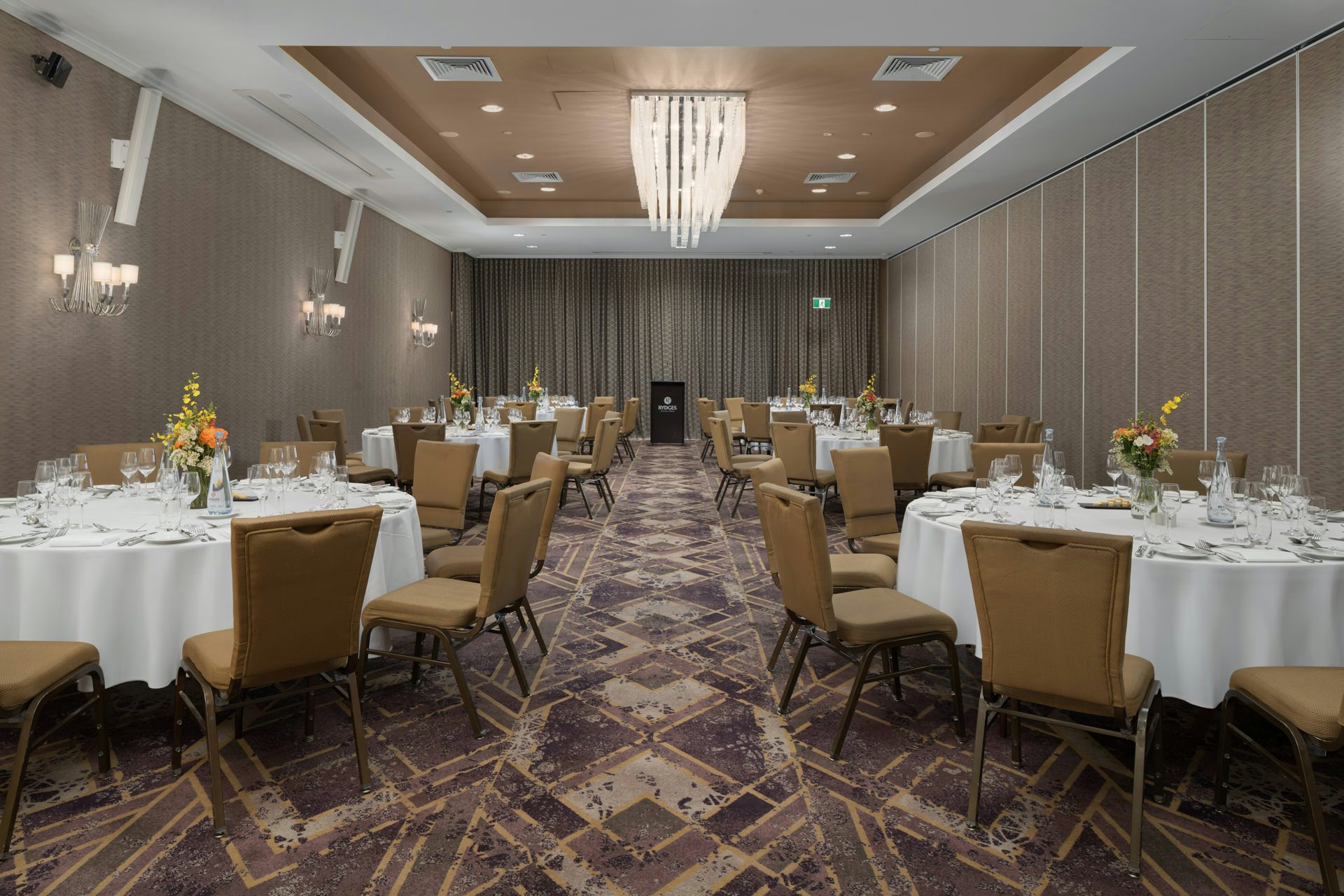 Podium Room 4 0