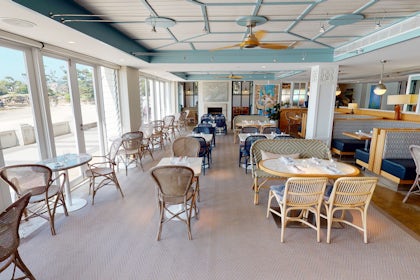 Bistro 4