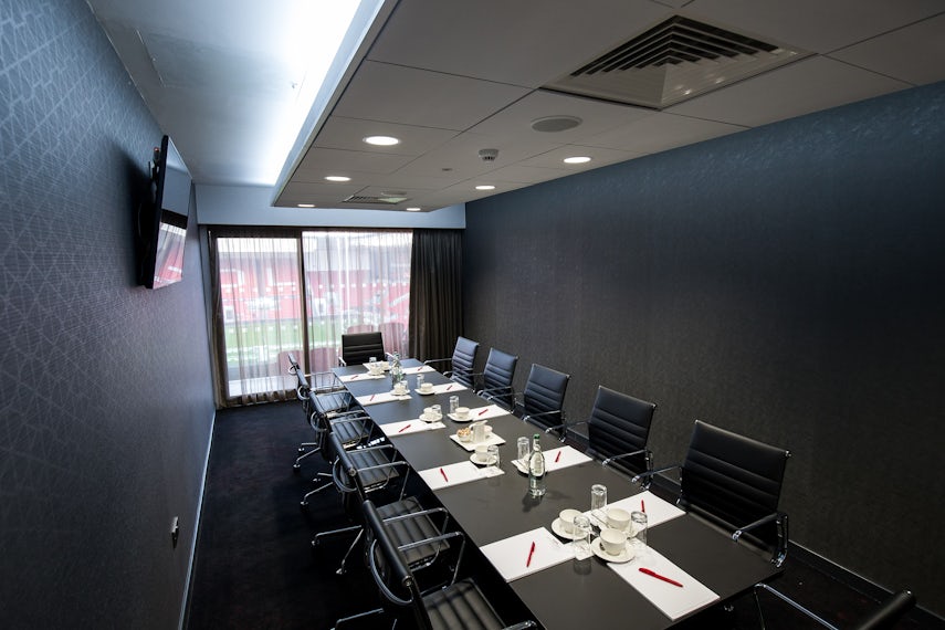 Executive Boxes - Single x 18 3D tour