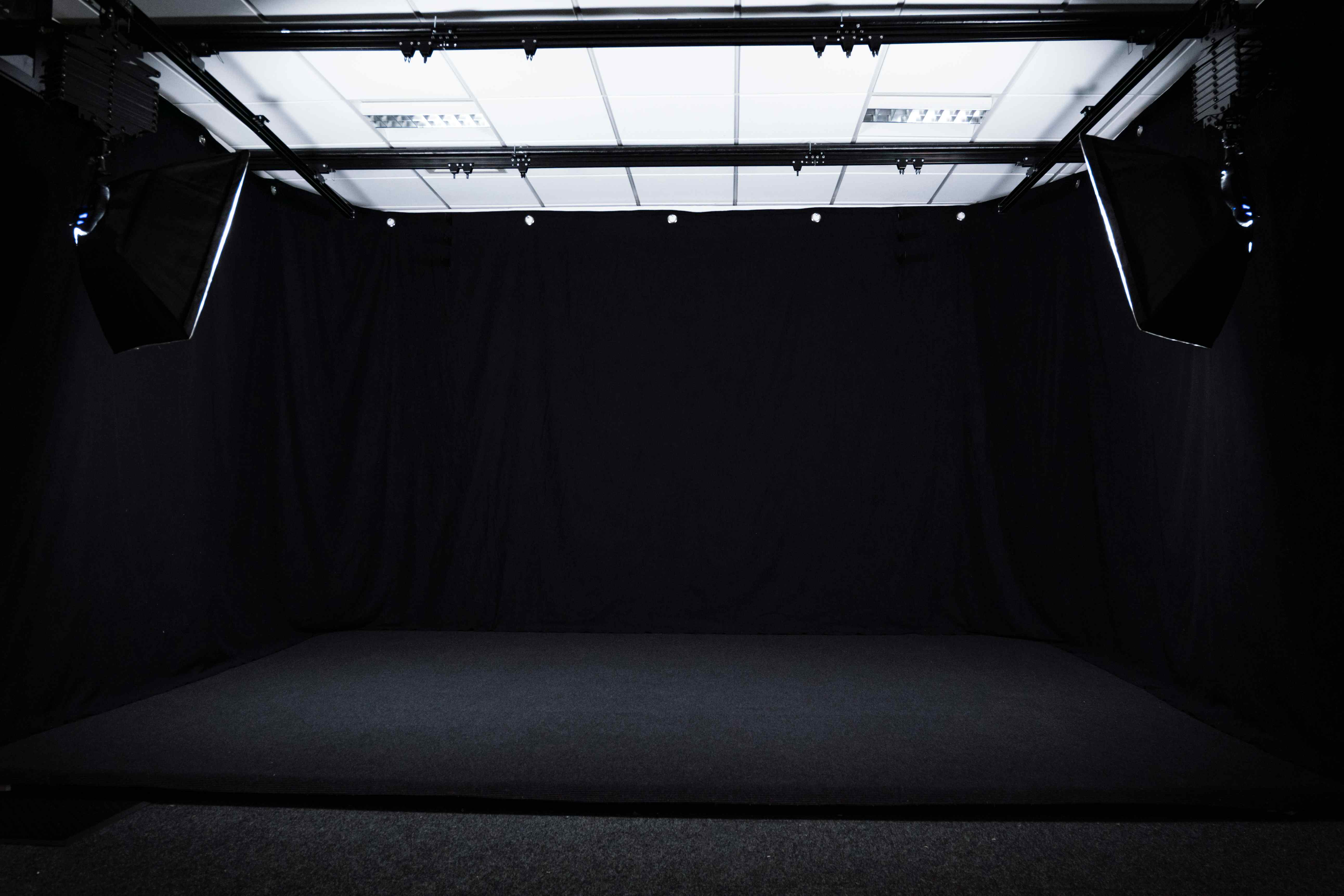 Photography & Flim Studio (Black Out), Mavro Worldwide Studios