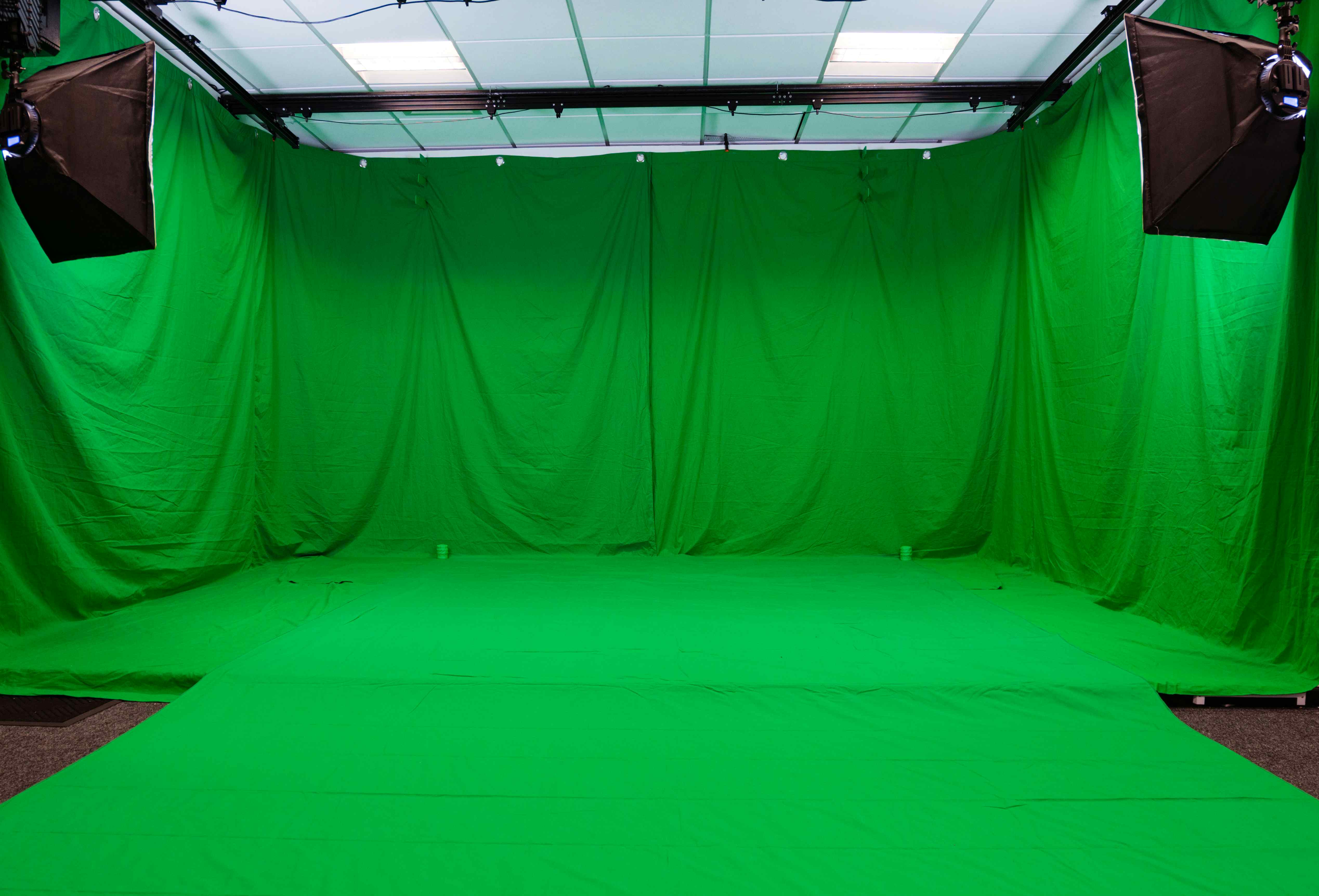 Photography & Flim Studio (Green)