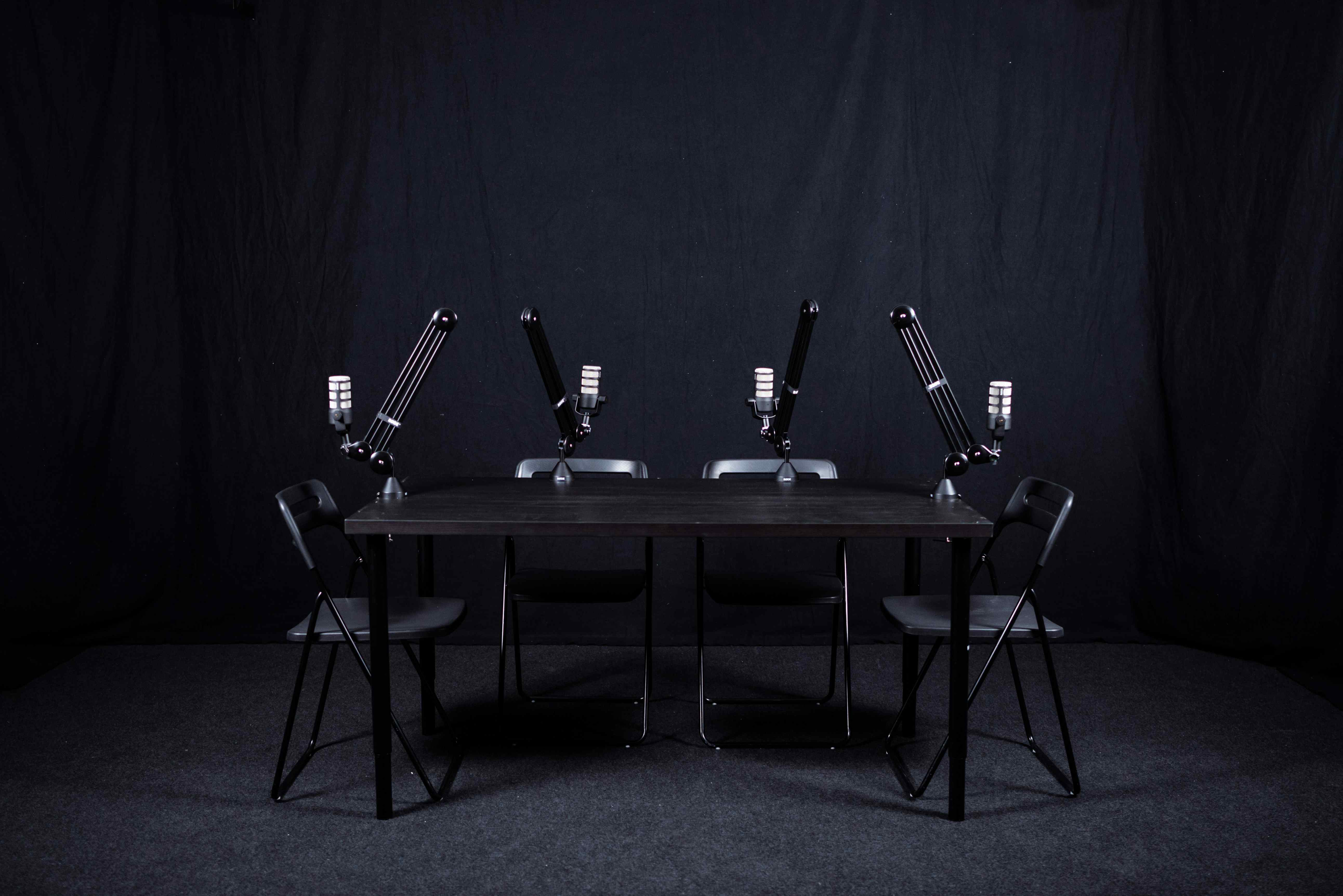 Podcast Studio (Black), Mavro Worldwide Studios