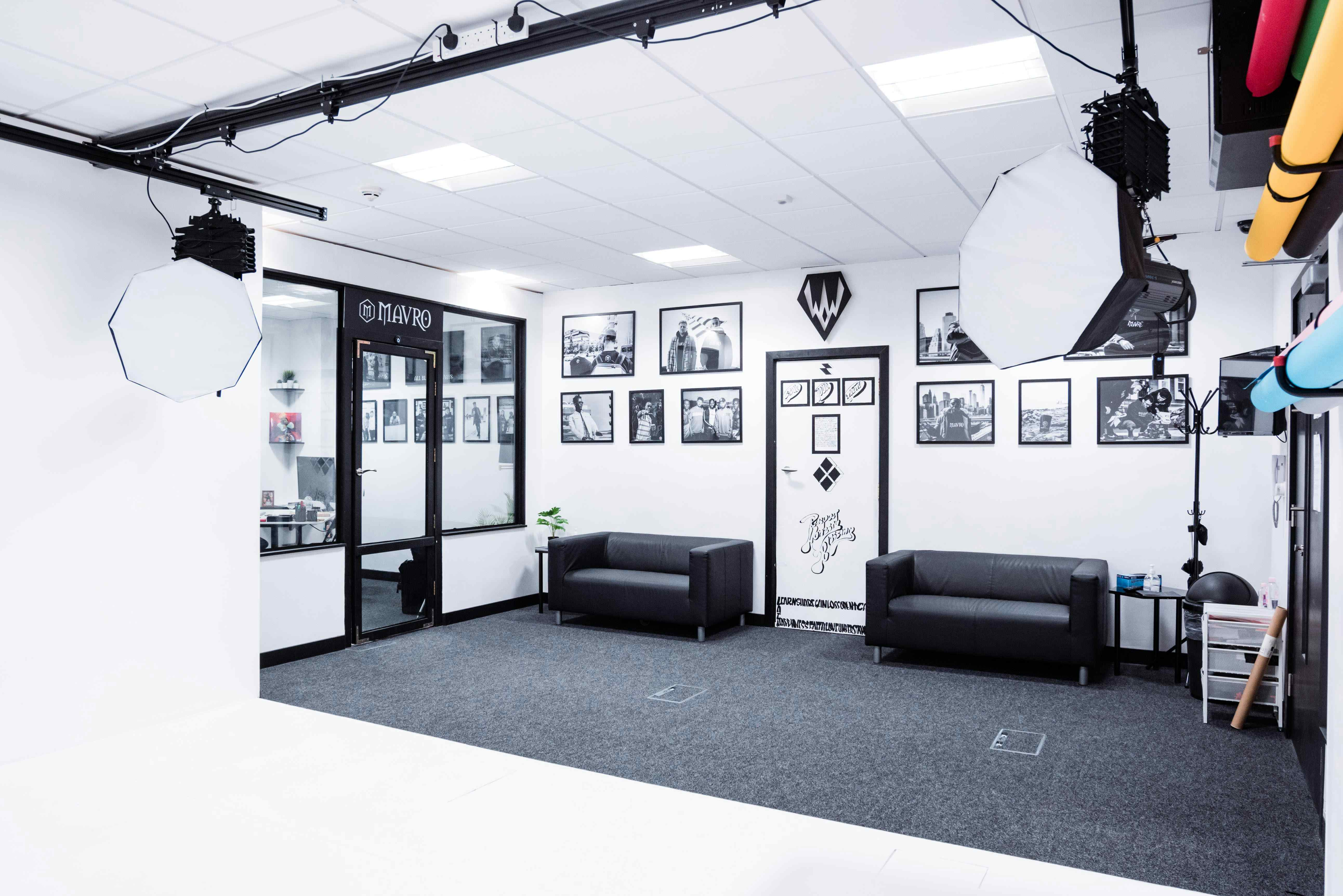 Podcast Studio (Colours) 35