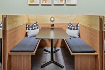 Meeting Room 36C 2