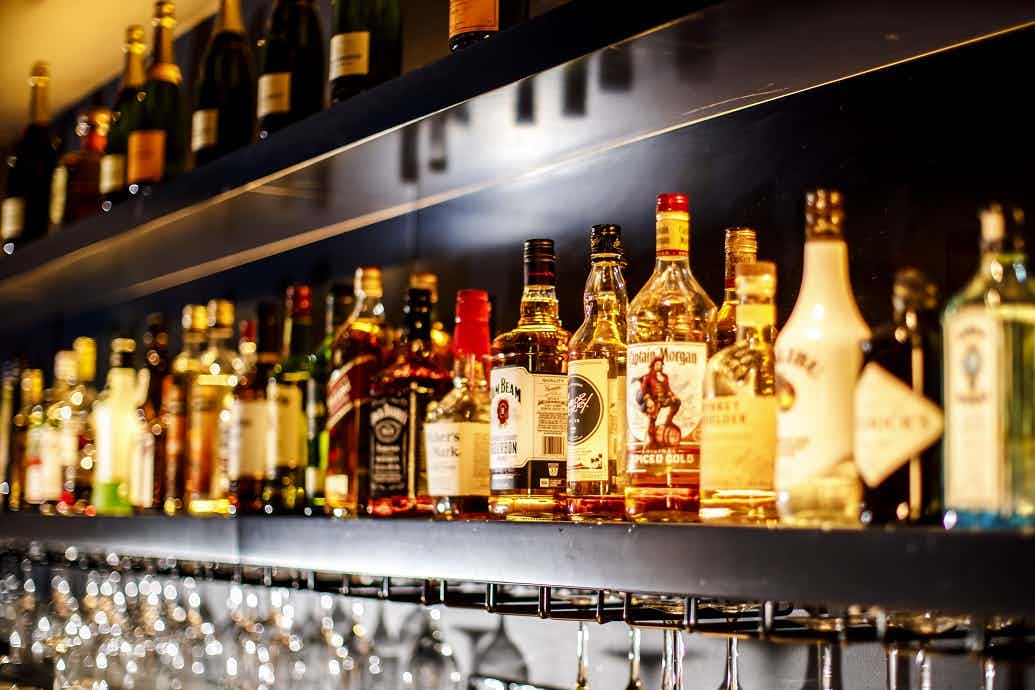 The King & Crown Room 3