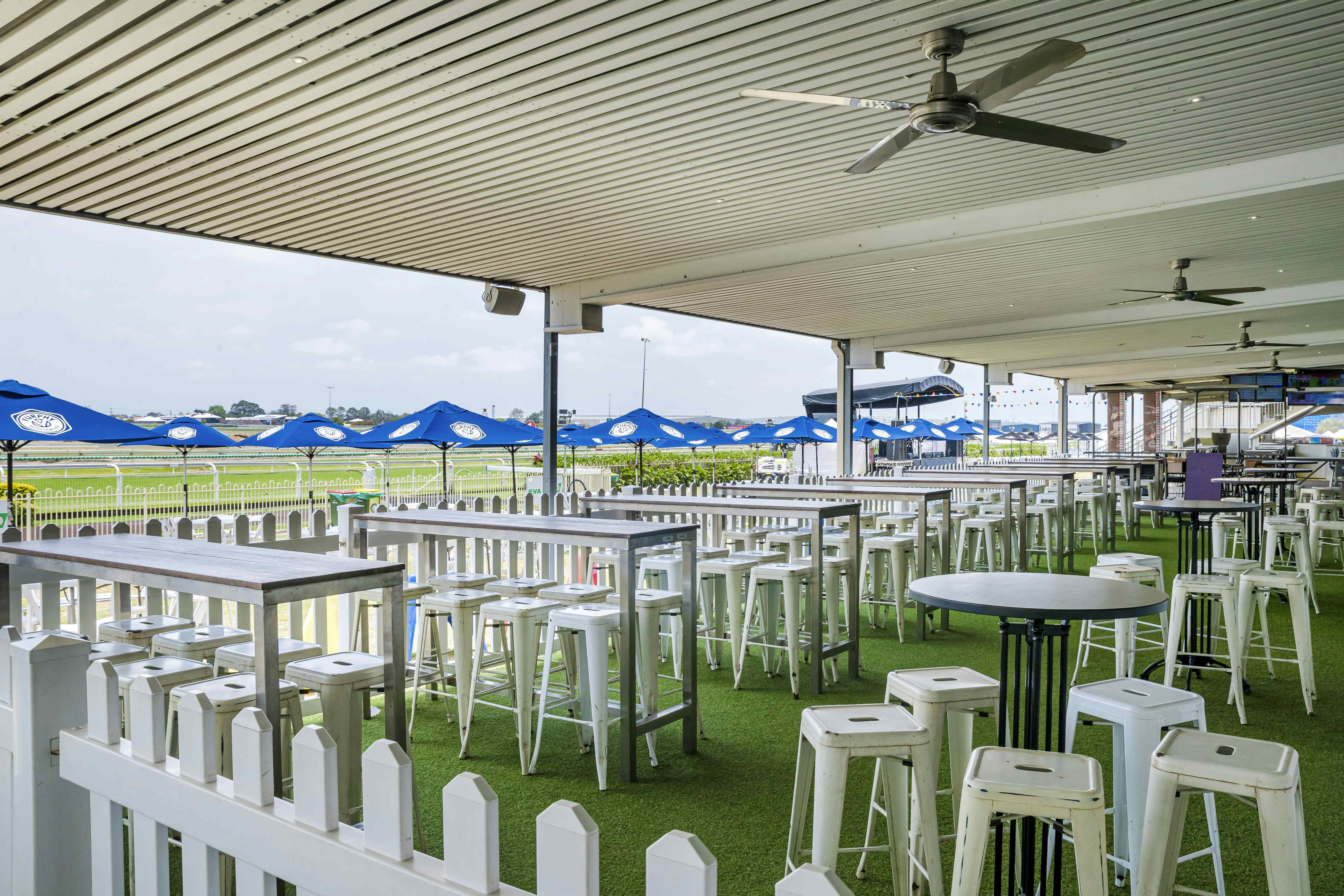 Champions Bar & Courtyard 4