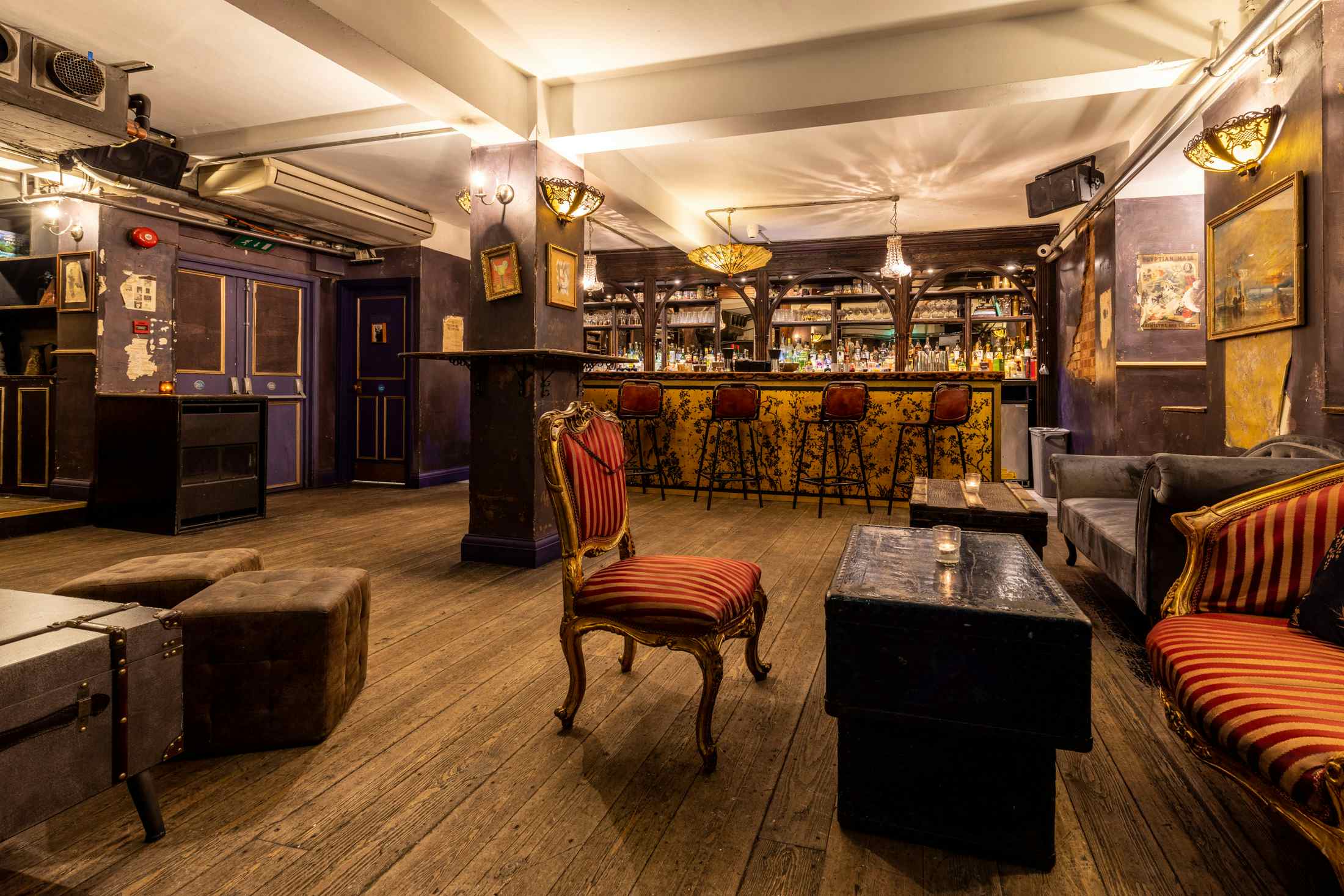 Christmas Hire, Area 4