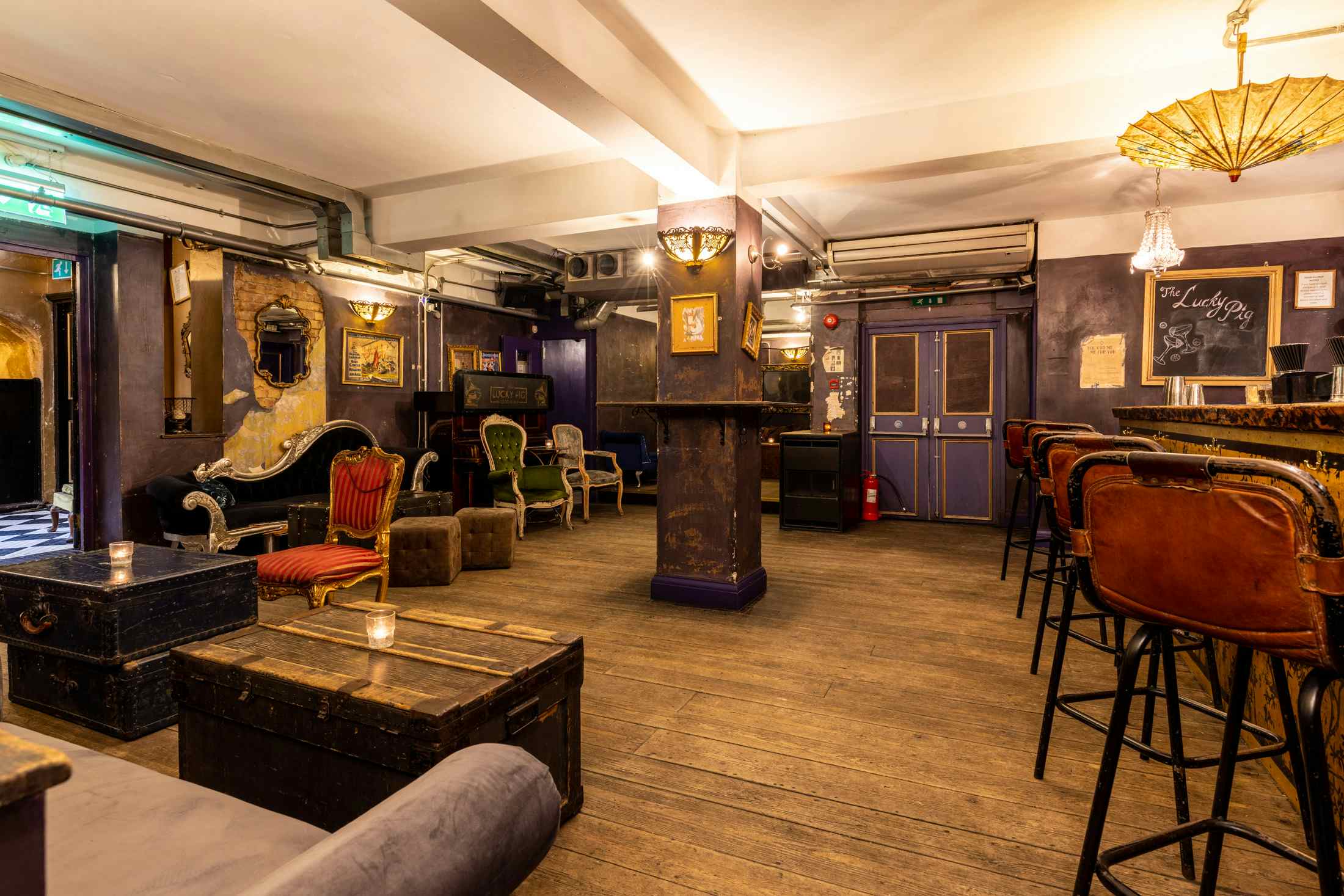 Christmas Hire, Area 6