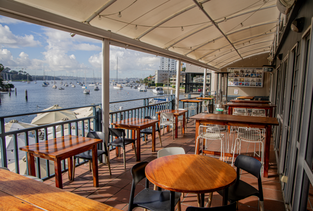 Main Diner & Sunset Balcony  4