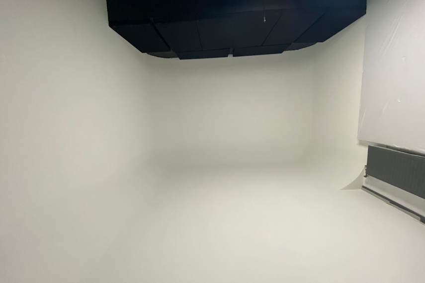 Studio 2 - White Infinity Cove 0
