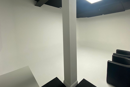 Studio 2 - White Infinity Cove 1