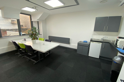 Studio 2 - White Infinity Cove 3