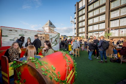 Rooftop Bar 8