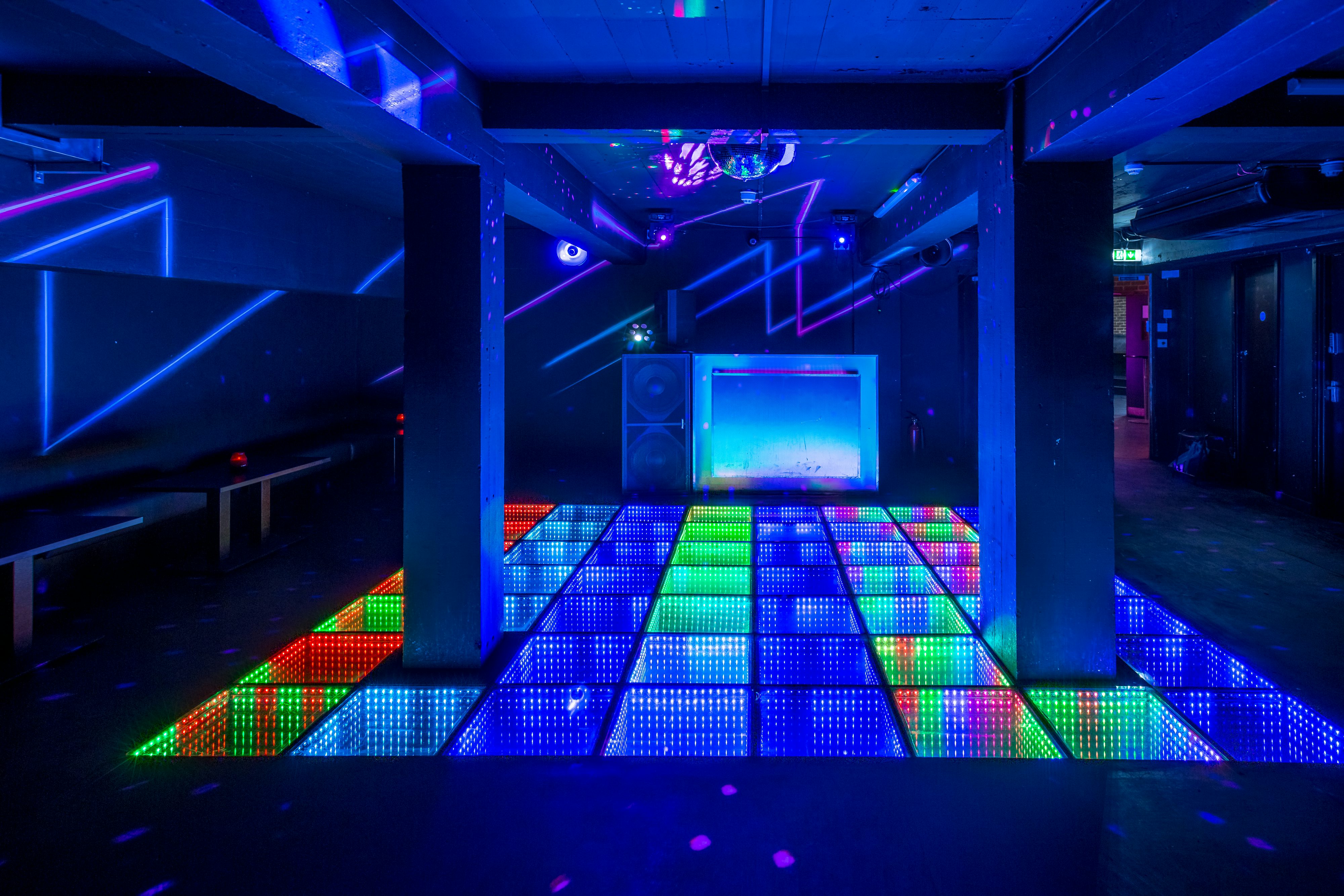 Discotheque 1