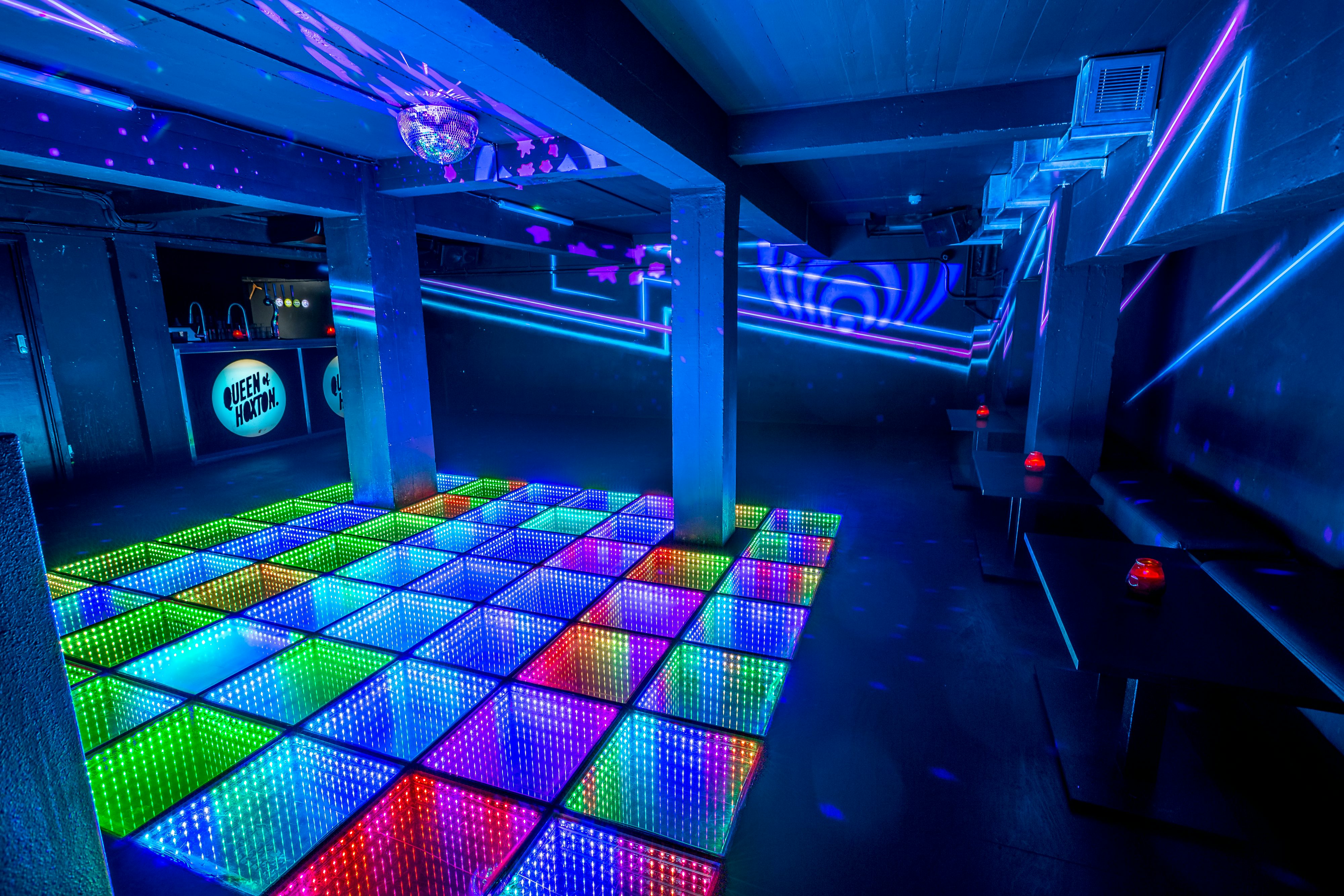 Discotheque 2