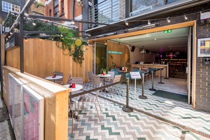 Main Bar 10