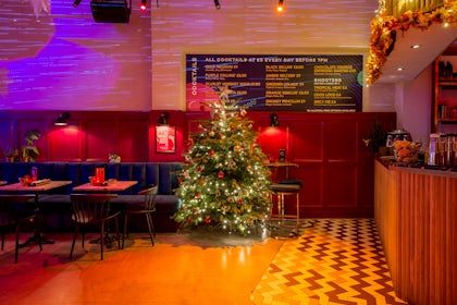 Main Bar 6